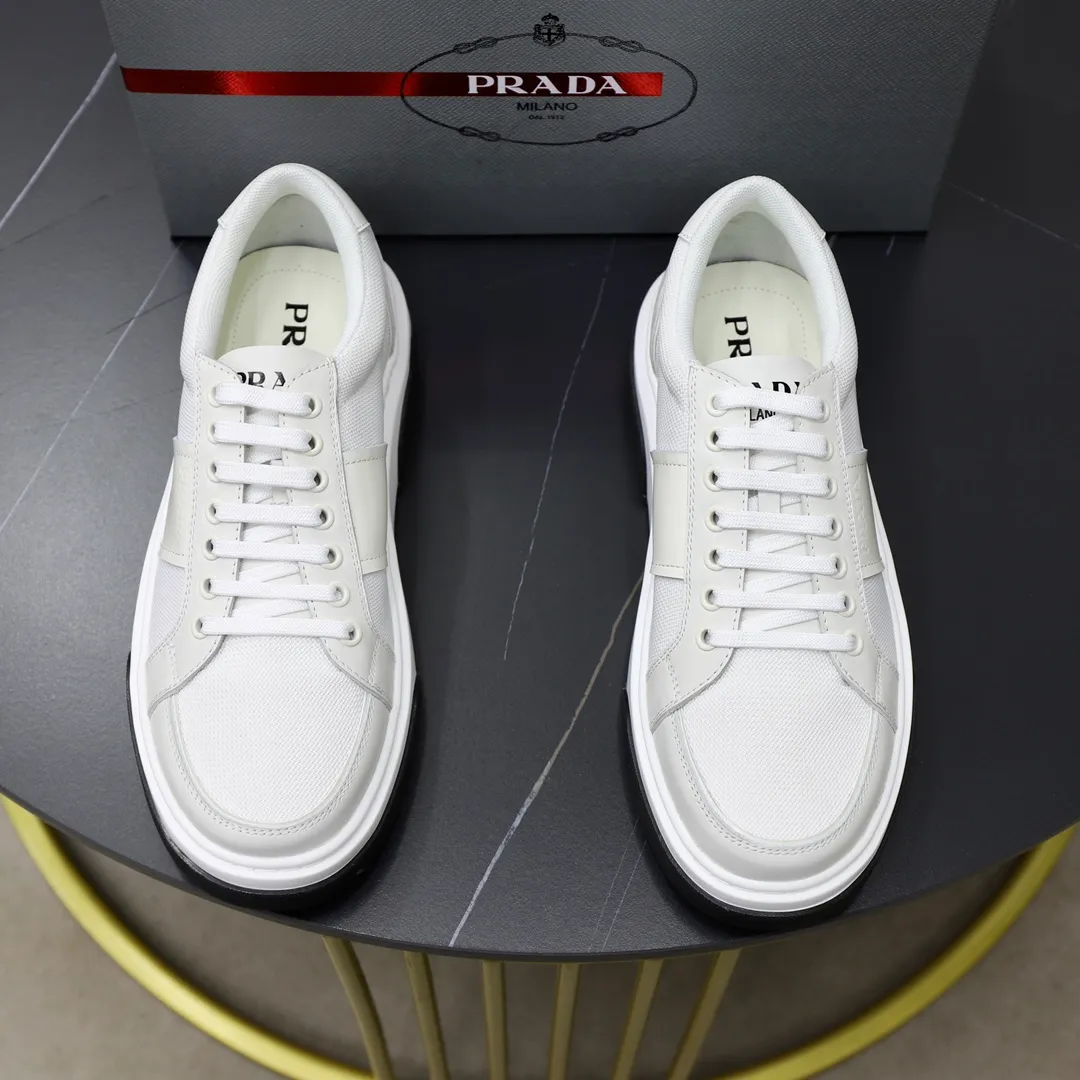 Men's shoes: 680💰Top original order Brand: PRADA (Prada) Standard code: Men's size 38/44 (45 can be customized) Grade: Same as the official website Material: Original cowhide stitched with imported cloth, cowhide lining, original combination of two-color wear-resistant soft outsole Style category: casual sports version, young fashion, European and American trend, British style Color: actual picture color